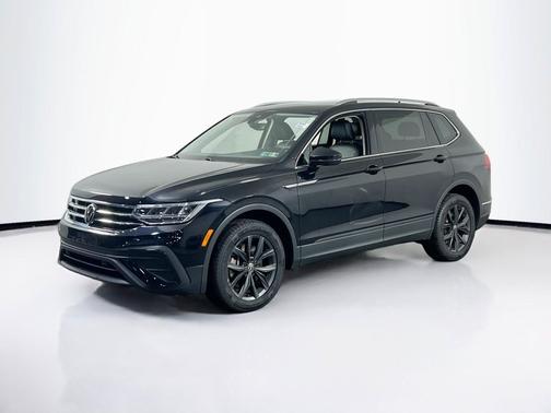 Deep Black Pearl 2023 Volkswagen Tiguan 2.0T SE 4MOTION