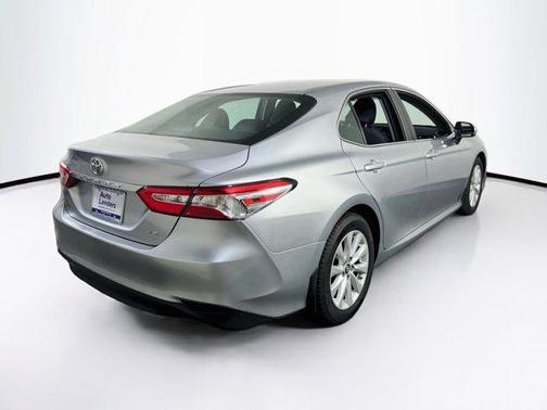Celestial Silver Metallic 2018 Toyota Camry LE