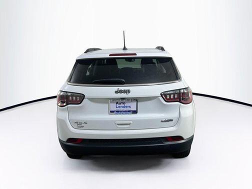 Bright White Clearcoat 2022 Jeep Compass Latitude