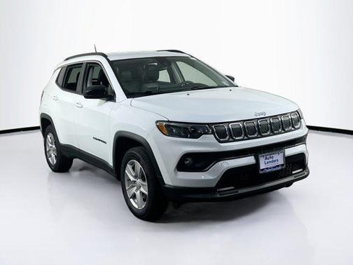 Bright White Clearcoat 2022 Jeep Compass Latitude