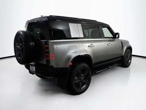 2025 Land Rover Defender 110 P400 X-Dynamic SE