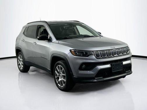 2022 Jeep Compass Latitude Lux