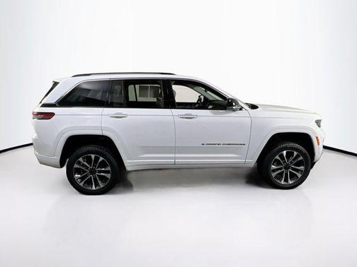 2022 Jeep Grand Cherokee Overland