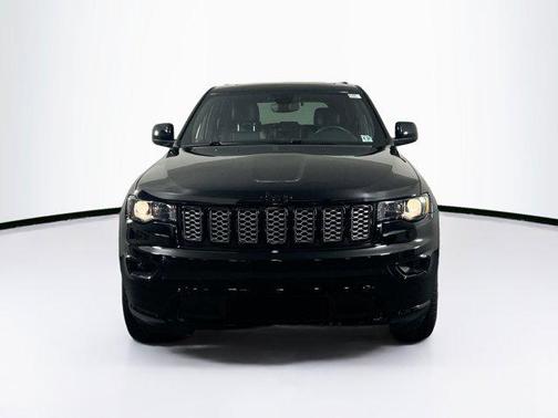 2022 Jeep Grand Cherokee Laredo