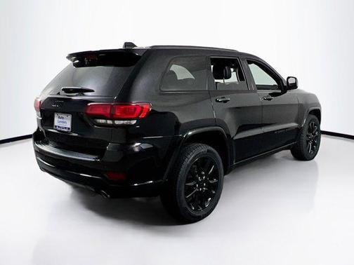 2022 Jeep Grand Cherokee Laredo