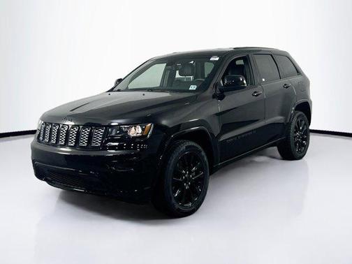 2022 Jeep Grand Cherokee Laredo