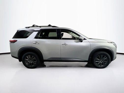 2022 Nissan Pathfinder SV 4WD