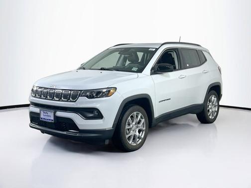 Bright White Clearcoat 2022 Jeep Compass Latitude Lux