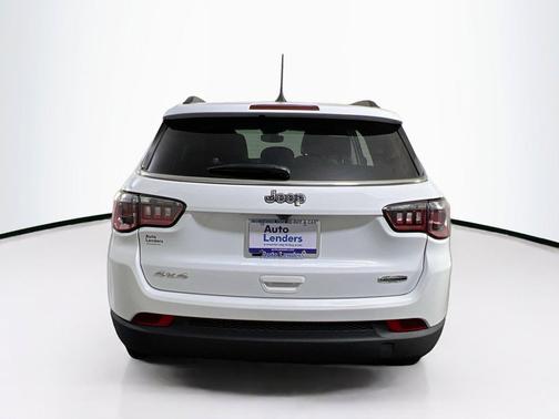 Bright White Clearcoat 2022 Jeep Compass Latitude Lux