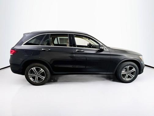 Graphite Grey Metallic 2021 Mercedes-Benz GLC 300 4MATIC