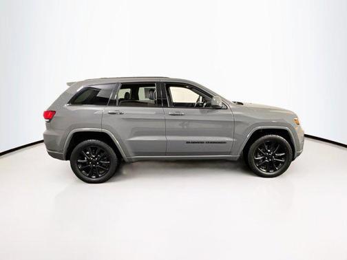 2022 Jeep Grand Cherokee Laredo