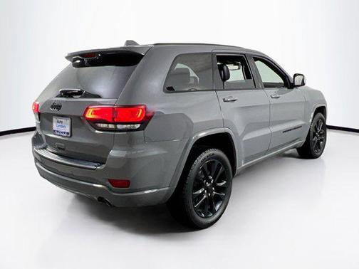 2022 Jeep Grand Cherokee Laredo