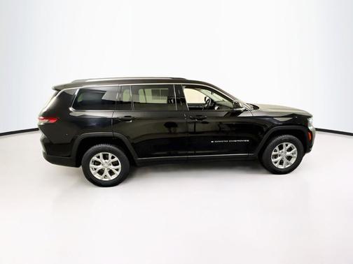 Diamond Black Crystal Pearlcoat 2023 Jeep Grand Cherokee L Limited