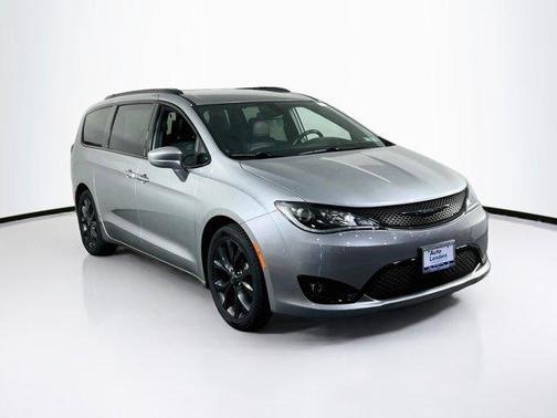 Billet Silver Metallic Clearcoat 2020 Chrysler Pacifica Touring-L Plus
