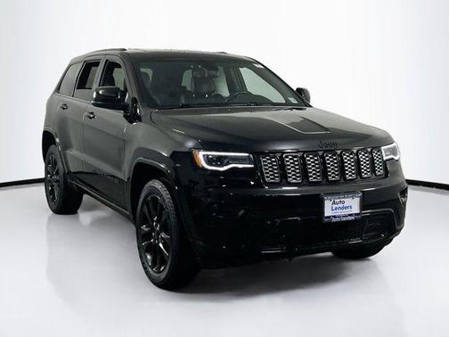 2022 Jeep Grand Cherokee Laredo