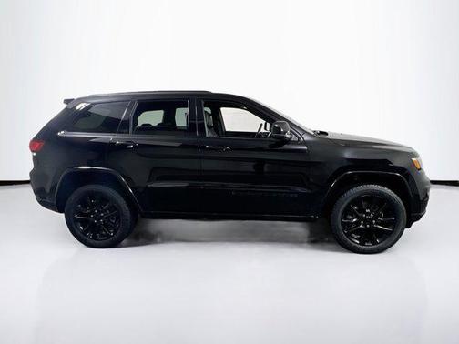2022 Jeep Grand Cherokee Laredo