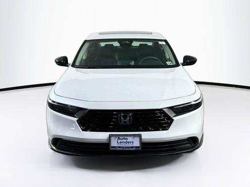 Platinum White Pearl 2025 Honda Accord SE