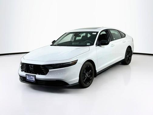 Platinum White Pearl 2025 Honda Accord SE