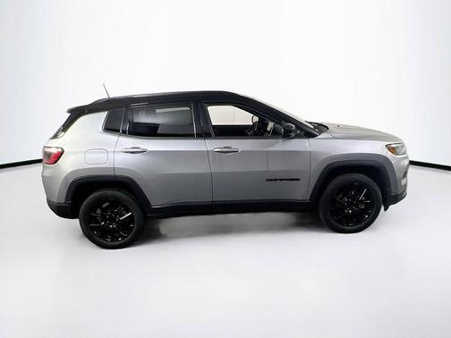 Billet Silver Metallic Clearcoat 2022 Jeep Compass Latitude