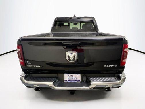 Diamond Black Crystal Pearlcoat 2022 RAM 1500 Big Horn/Lone Star