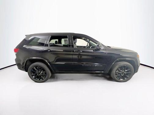 2022 Jeep Grand Cherokee Laredo