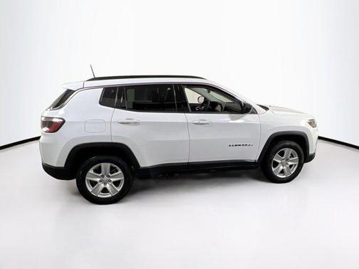 Bright White Clearcoat 2022 Jeep Compass Latitude