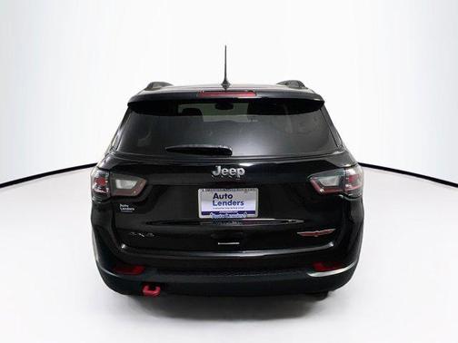 Diamond Black Crystal Pearlcoat 2022 Jeep Compass Trailhawk