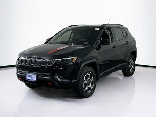 Diamond Black Crystal Pearlcoat 2022 Jeep Compass Trailhawk