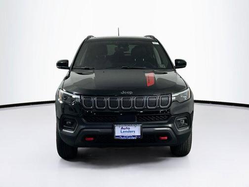Diamond Black Crystal Pearlcoat 2022 Jeep Compass Trailhawk