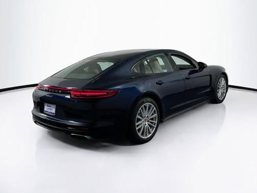 Night Blue Metallic 2020 Porsche Panamera 4