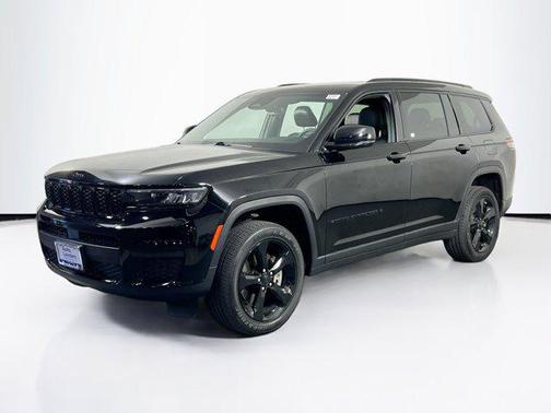 Diamond Black Crystal Pearlcoat 2023 Jeep Grand Cherokee L Altitude