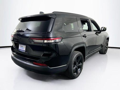 Diamond Black Crystal Pearlcoat 2023 Jeep Grand Cherokee L Altitude