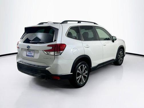 Crystal White Pearl 2021 Subaru Forester Limited