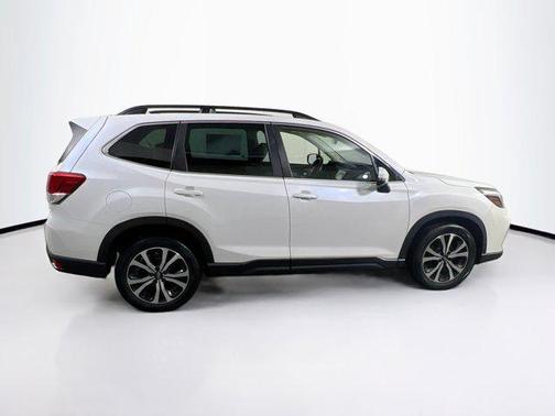 Crystal White Pearl 2021 Subaru Forester Limited
