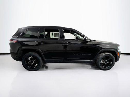 2022 Jeep Grand Cherokee Altitude