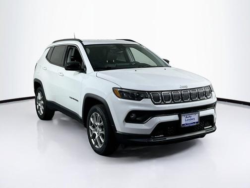 Bright White Clearcoat 2022 Jeep Compass Latitude Lux