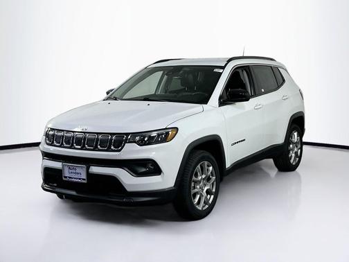 Bright White Clearcoat 2022 Jeep Compass Latitude Lux