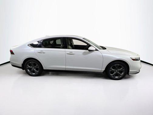Platinum White Pearl 2023 Honda Accord EX
