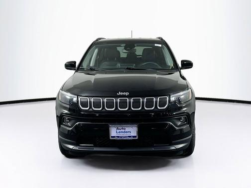 Diamond Black Crystal Pearlcoat 2022 Jeep Compass Latitude
