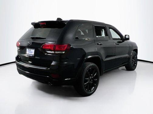 2022 Jeep Grand Cherokee Laredo