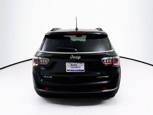 Diamond Black Crystal Pearlcoat 2022 Jeep Compass Limited