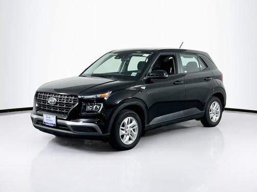 Onyx Black 2023 Hyundai VENUE SE