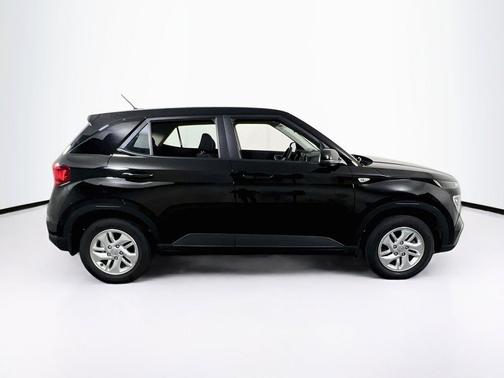 Onyx Black 2023 Hyundai VENUE SE