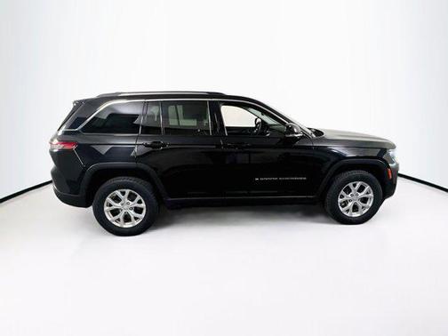 Diamond Black Crystal Pearlcoat 2023 Jeep Grand Cherokee Limited