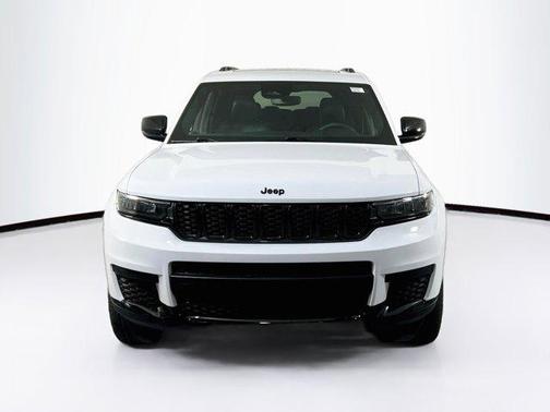 Bright White Clearcoat 2023 Jeep Grand Cherokee L Altitude