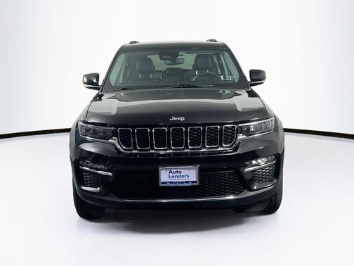 Diamond Black Crystal Pearlcoat 2023 Jeep Grand Cherokee Limited