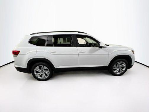 2022 Volkswagen Atlas 2.0T SE w/Technology 4MOTION