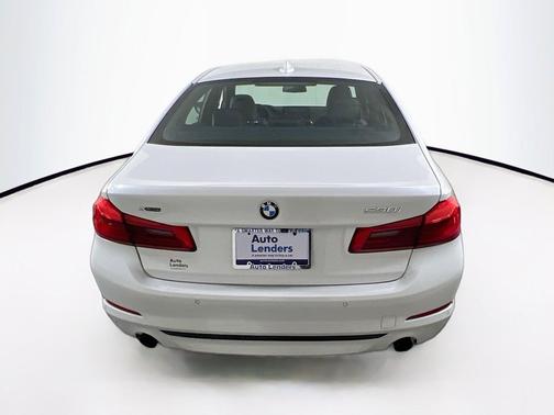Mineral White Metallic 2018 BMW 530 xDrive