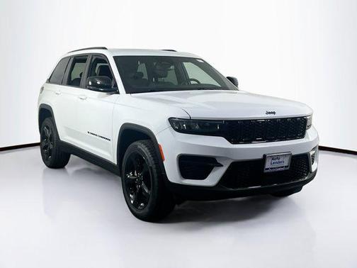 Bright White Clearcoat 2023 Jeep Grand Cherokee Altitude