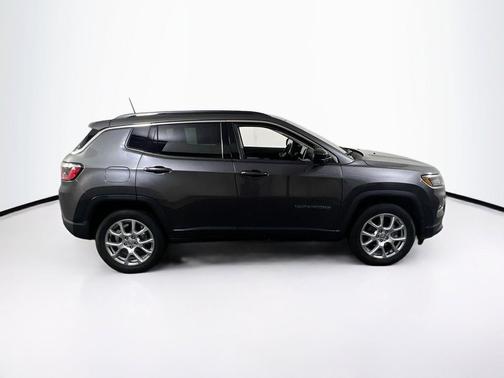 Granite Crystal Metallic Clearcoat 2022 Jeep Compass Latitude Lux